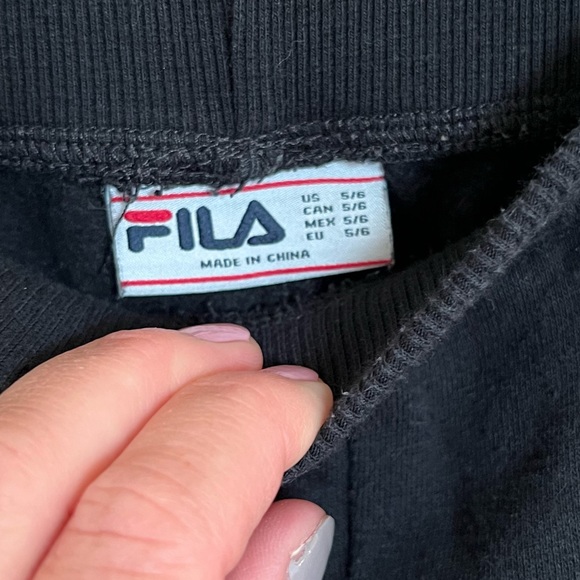 Fila Kids Sweats Size 5/6 - Picture 4 of 4